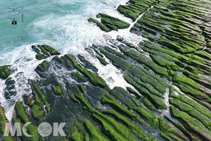 大片綠地毯打卡必拍！老梅石槽絕景不能錯過