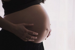 孕婦噴香水要當心 恐影響胎兒大腦認知能力