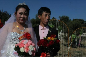 打破禁忌！這對新人在墓地辦婚禮 原因曝光