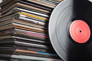 CD 和黑膠的銷量超過數位下載音樂