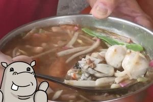 「鮪魚、鮮蚵」大把放！這碗飯湯9種配料多到滿出來 只賣50元