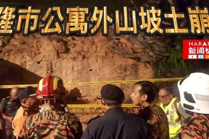 隆市公寓外山坡土崩，幸无人伤亡