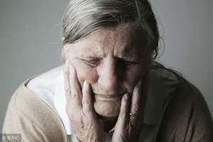 失眠、記憶力變差：出現六種現象，說明老年痴呆將會找上你！