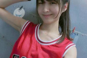 小時候的清純班花長大變老師！初戀系女教師「根本像同學」男學生都無法專心上課了！