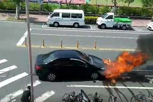 無照男撞死老婦　機車卡底盤起火燒毀
