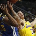 與JR Smith一視同仁 Lonzo Ball上場貼繃帶遮刺青