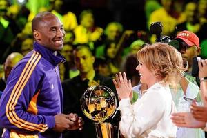 Kobe：我曾告誡Jeanie Buss必須清理門戶，重新開始