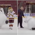 北極熊拍汽車廣告「瘋狂摔倒」超崩潰，摔到沒完沒了的「NG片段」讓網友笑炸！