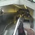 已停的電扶梯，不能當樓梯走？土耳其的電扶梯意外！(youtube影片)