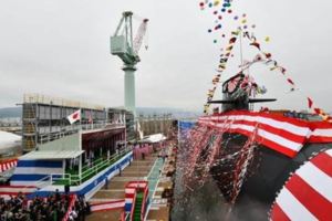 日經中文網》全球首艘鋰電潛艇日本蒼龍級潛艇「凰龍」號下水，2020年交付海上自衛(youtube影片)