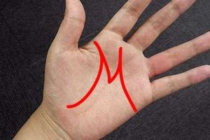 如果你的手掌有「M字型」掌紋的話，這個很重要的秘密你一定要知道！