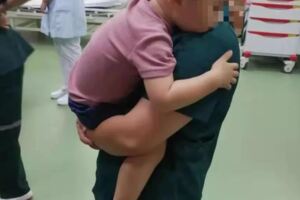 「寶寶不哭，阿姨抱抱」！車禍現場這一幕，感動了所有人！