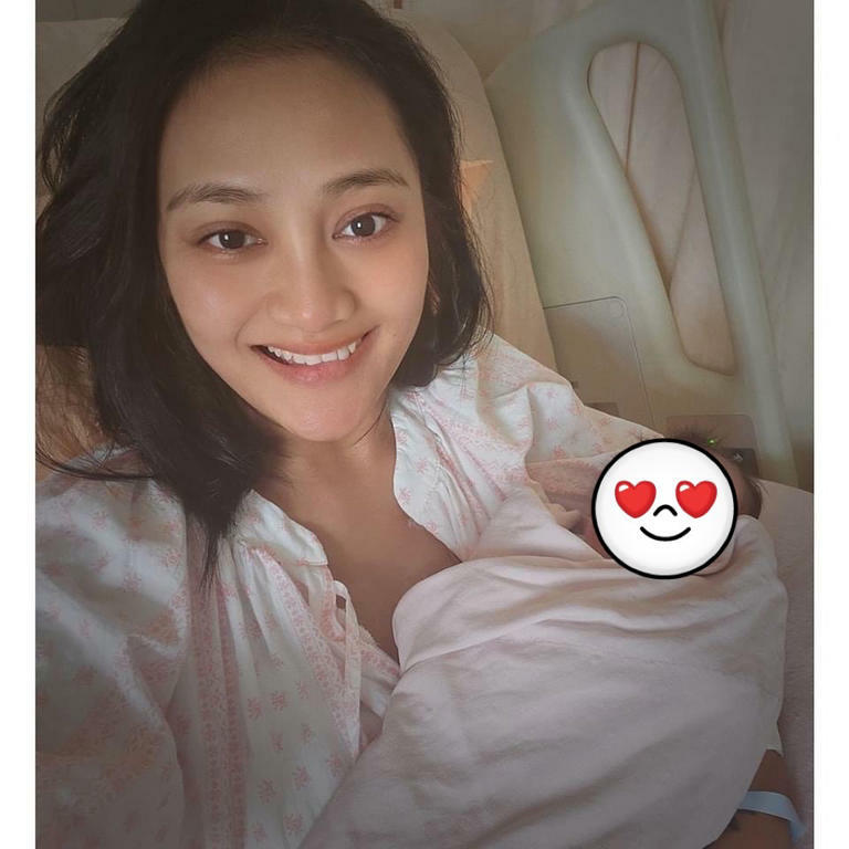 葉瑋庭跟女兒合照。(圖/翻攝自葉瑋庭臉書) 葉瑋庭跟女兒合照。(圖/翻攝自葉瑋庭臉書)