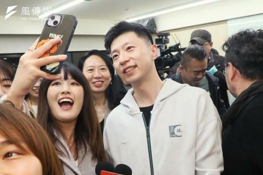 馬龍訪故宮、101粉絲簇擁 賈永婕稱「可愛的大男孩」:說統戰太嚴肅 馬龍訪故宮、101粉絲簇擁 賈永婕稱「可愛的大男孩」:說統戰太嚴肅