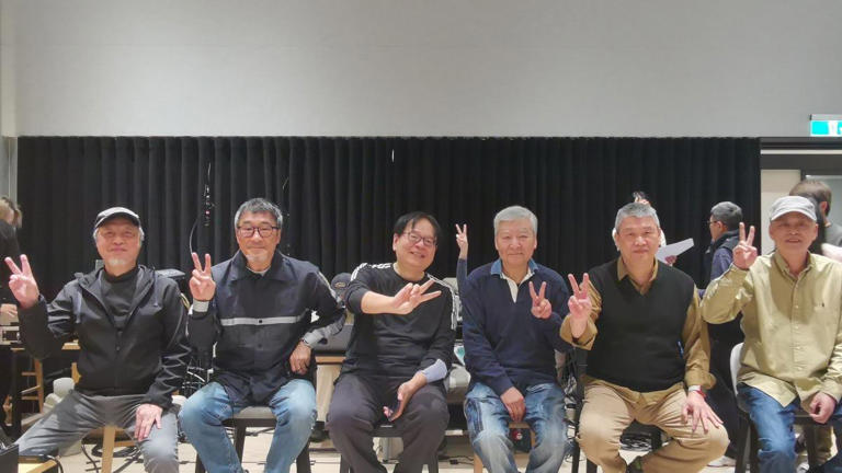 黃慶元(左起)、李宗盛、陳秀男、江學世、張炳輝、劉因國組「木吉他合唱團」,齊聚民歌五十合唱。(圖/中華音樂人交流協會提供) 黃慶元(左起)、李宗盛、陳秀男、江學世、張炳輝、劉因國組「木吉他合唱團」,齊聚民歌五十合唱。(圖/中華音樂人交流協會提供)