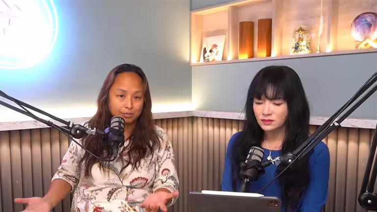 靈媒媽媽認為會有地震。(圖/翻攝自唐綺陽YouTube) 靈媒媽媽認為會有地震。(圖/翻攝自唐綺陽YouTube)