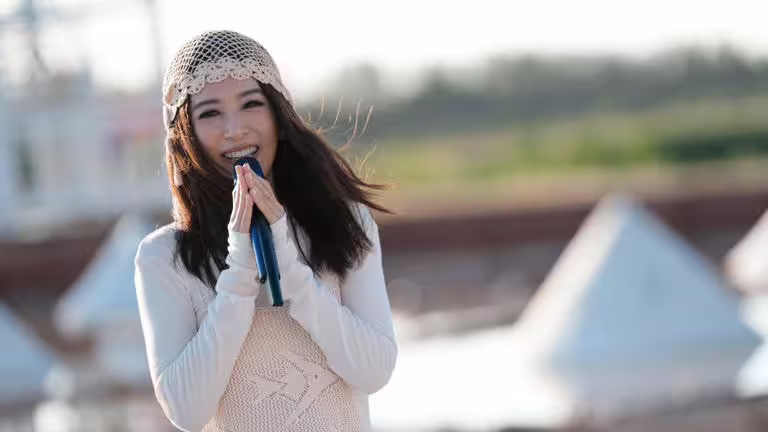 田馥甄在台南鹽田開場,兩場都吸引滿滿粉絲朝聖。(圖/何樂音樂提供) 田馥甄在台南鹽田開場,兩場都吸引滿滿粉絲朝聖。(圖/何樂音樂提供)