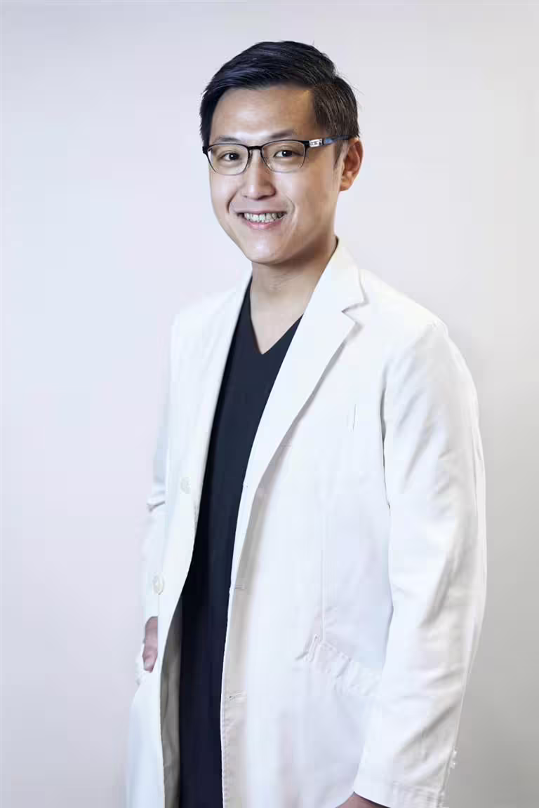 潘致浩醫師曝光做「1件事」防曬。你也可以跟林青霞、張柏芝、邱于庭、關芝琳、劉嘉玲一樣美。(圖/潘致浩醫師提供) 潘致浩醫師曝光做「1件事」防曬。你也可以跟林青霞、張柏芝、邱于庭、關芝琳、劉嘉玲一樣美。(圖/潘致浩醫師提供)