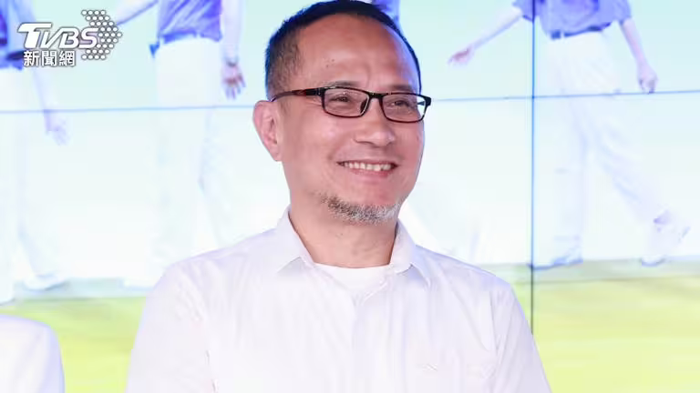 艾偉受到慈濟志工感召決定器捐。(圖/黃城碩攝) 艾偉受到慈濟志工感召決定器捐。(圖/黃城碩攝)