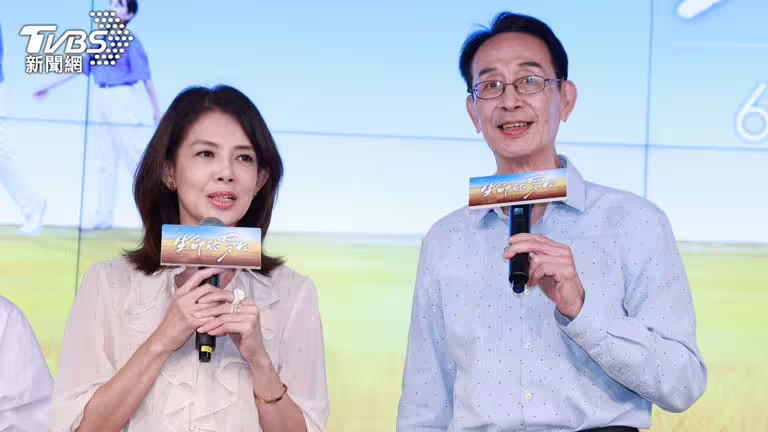 林美貞(左)、關聰用廣東話溝通。(圖/黃城碩攝) 林美貞(左)、關聰用廣東話溝通。(圖/黃城碩攝)