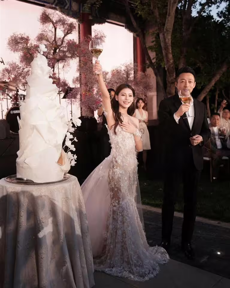 汪小菲(右)27日迎來44歲生日。(圖/翻攝自Mandy IG) 汪小菲(右)27日迎來44歲生日。(圖/翻攝自Mandy IG)