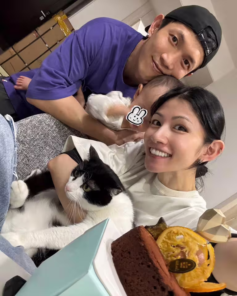 李千娜和前夫育有一對子女,前年再婚男星黃尚禾,另組家庭。(圖/IG@n_a_n_a_l_e_e) 李千娜和前夫育有一對子女,前年再婚男星黃尚禾,另組家庭。(圖/IG@n_a_n_a_l_e_e)