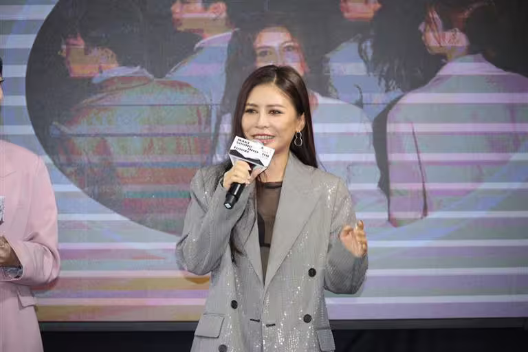 艾怡良因嗓子出狀況，小巨蛋演唱會緊急喊卡，今受訪時她也透露復原情況。（圖／記者鄭孟晃攝影）