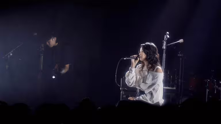 朵芸於故鄉高雄後台Backstage Live舉辦個人專場。(圖/形上娛樂提供) 朵芸於故鄉高雄後台Backstage Live舉辦個人專場。(圖/形上娛樂提供)