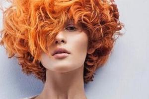 橘色頭髮可能是今夏最耀眼最流行的顏色！