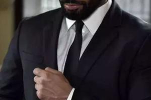 真正的肌肉男不好買衣服，不是說脫衣有肉、穿衣顯瘦嗎？