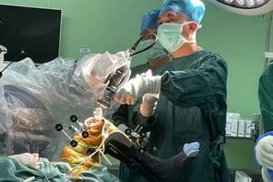 蘇高醫開展江蘇省第二例、蘇州首例MAKO機器人關節置換手術