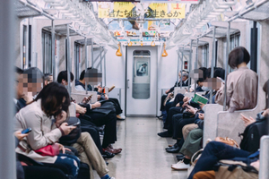 99％日本人不接受！電車用手機「1行為超禁忌」　在台日人示警：有可能被打