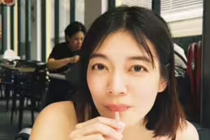 大罷免挫敗！女星進香崩潰「一進門哭倒跪地」 買芒果乾嘆：只能更勇敢