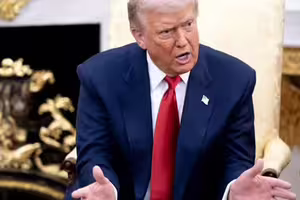 才喊搶走晶片生意！川普突轉貼「黃仁勳3句話」：我不怪台灣