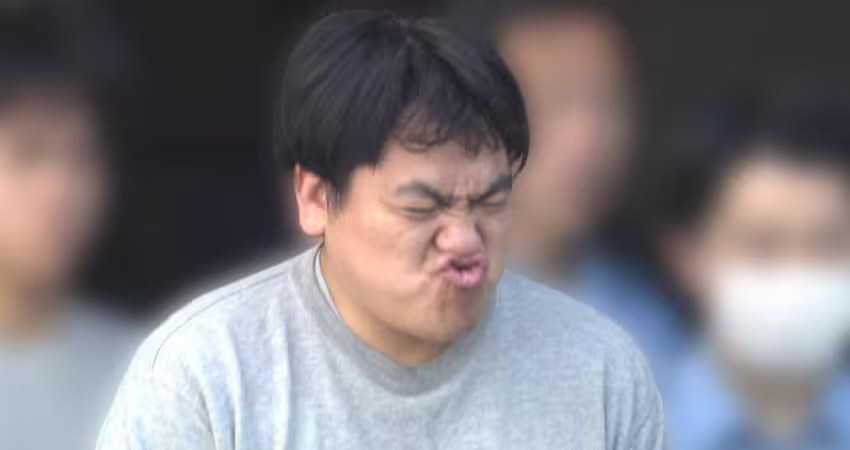 日本新聞不打馬賽克！男嫌犯「扮鬼臉」怕被認出　真面目仍被瘋傳