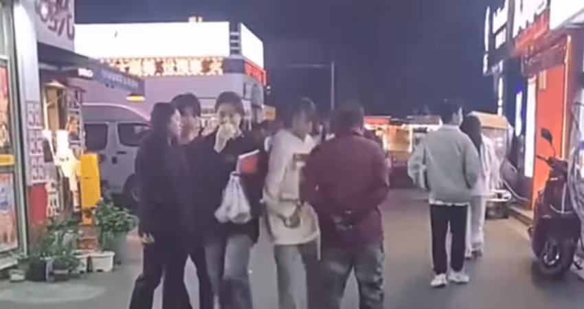拍下大叔故意撞女生證據　派出所：意義不大