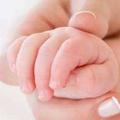 寶寶撕咬手指倒刺可引發感染，這樣處理既乾淨還不傷手，超實用