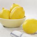 揭檸檬在烹調中的妙用 ! 加點它能防止食物變色