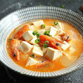 蝦頭也能當菜做，和豆腐一起熬成湯，鮮香美味，營養好吃
