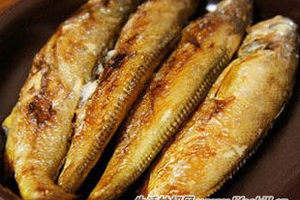 煎魚的10個小技巧 ! 如何在煎的過程中不會爆油，煎起來的魚皮完整又可口美味呢？