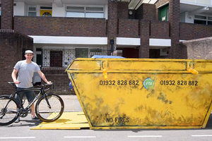 英發明家造另類自行車存放處!?形如垃圾箱防車被盜~