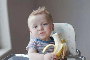 寶寶便秘你還在餵香蕉嗎？這個通便穴一按，立馬撲通撲通