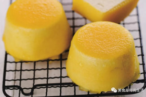 芒果慕斯，這款甜點是芒果控的摯愛，雙重的口感，讓你吃到滿足