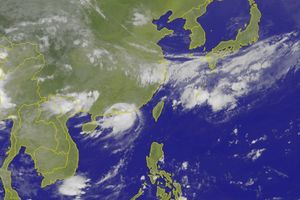 致災鋒面挾雷雨胞 氣象專家：明起7到10天防極端強降雨