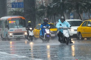 瑪娃颱風外圍環流影響全台各地防強風大雨