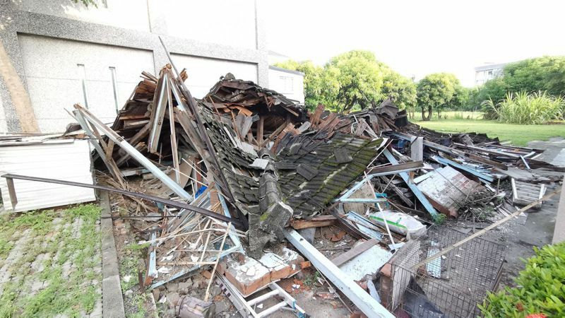 台東市山西路一段一棟80年日式老屋，昨晚地震後倒塌。記者卜敏正／攝影