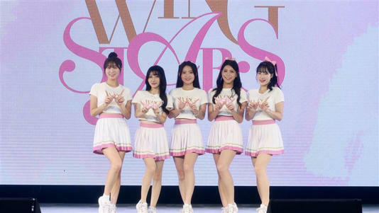 安芝儇(左起)、一粒、螢螢、林浠跟Mingo同台。(圖/桂田文創提供) 安芝儇(左起)、一粒、螢螢、林浠跟Mingo同台。(圖/桂田文創提供)
