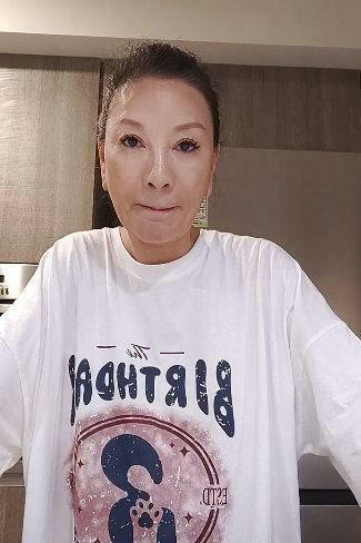 楊繡惠6日直播態度明顯軟化。(圖/翻攝自楊繡惠臉書) 楊繡惠6日直播態度明顯軟化。(圖/翻攝自楊繡惠臉書)