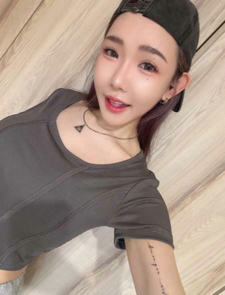 許允樂詢問性別趴問題,網友驚問是否懷孕了?(圖/byleway Instagram) 許允樂詢問性別趴問題,網友驚問是否懷孕了?(圖/byleway Instagram)