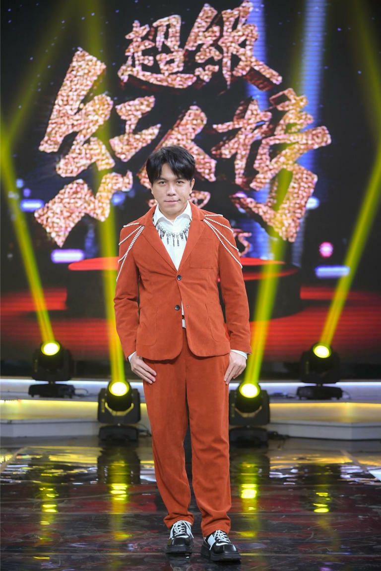 許志豪一身勁裝打扮超帥氣。(三立提供) 許志豪一身勁裝打扮超帥氣。(三立提供)